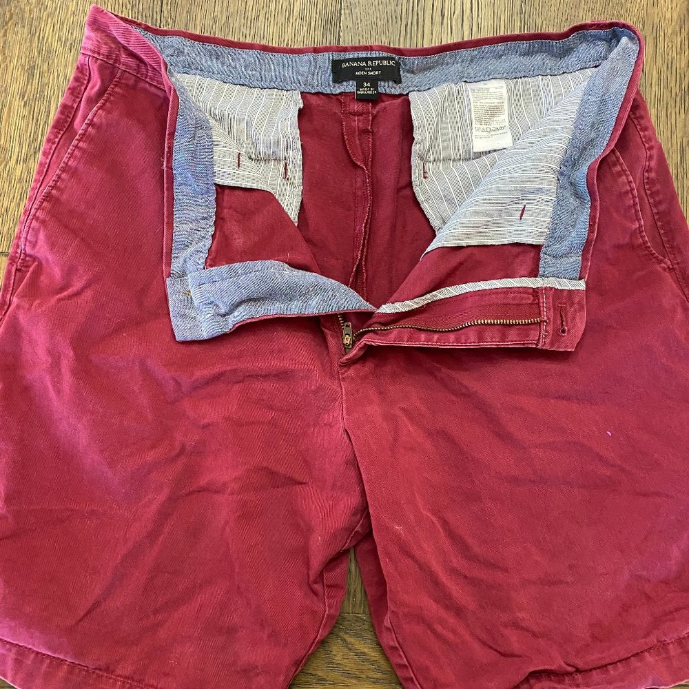 Banana Republic Aiden Club Short Size 34 Maroon
